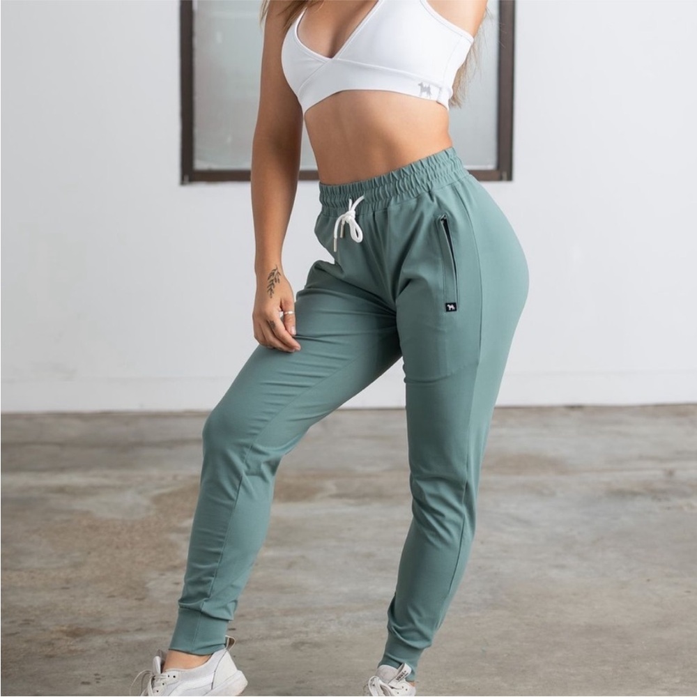 Wild South Strike Women‎ Small Teal Green Jogger Pants NWOT